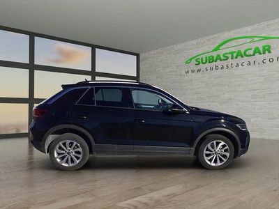 Usado VW T-Roc Life 110 CV (80 kW) 2022 Negro metalizado SUV