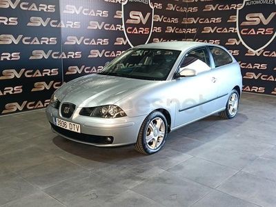 Usado Seat Ibiza Reference 80 CV (58 kW) 2005 Gris / plata Berlina