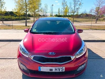 Usado Kia Ceed GT 110 CV (80 kW) 2014 Granate Berlina