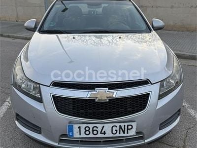 Usado Chevrolet Cruze LS 113 CV (83 kW) 2009 Gris / plata Berlina