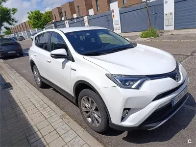 Usado Toyota RAV4 Hybrid Executive 197 CV (144 kW) 2016 Blanco SUV