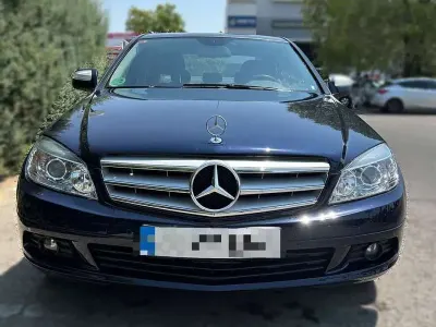 Usado Mercedes C180 Avantgarde 156 CV (114 kW) 2008 Azul Berlina