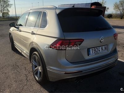 Usado VW Tiguan R-line 150 CV (110 kW) 2020 Gris / plata SUV