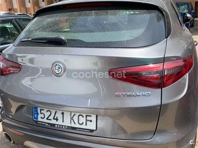 Usado Alfa Romeo Stelvio Super 180 CV (132 kW) 2017 Gris / plata SUV