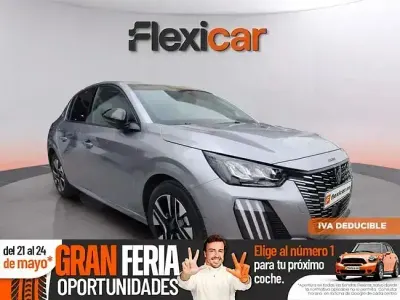 Usado Peugeot 208 Allure 100 CV (73 kW) 2025 Gris Utilitario
