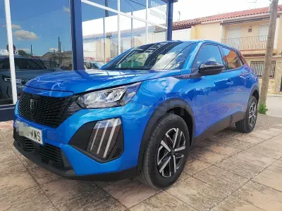 Usado Peugeot 2008 Style 100 CV (73 kW) 2025 Azul SUV