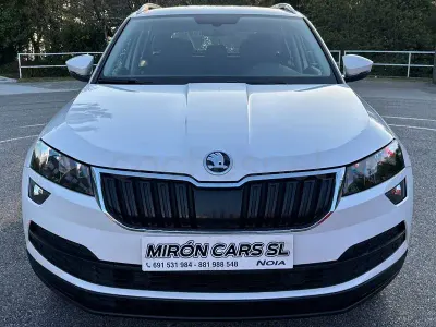 Usado Skoda Karoq Ambition 150 CV (110 kW) 2022 Blanco SUV