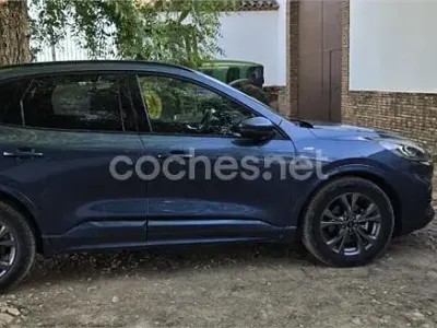 Usado Ford Kuga ST-Line X 190 CV (139 kW) 2021 Azul SUV