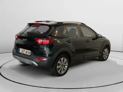 Usado Kia Stonic 84 HP (61 kW) 2023 Preto SUV