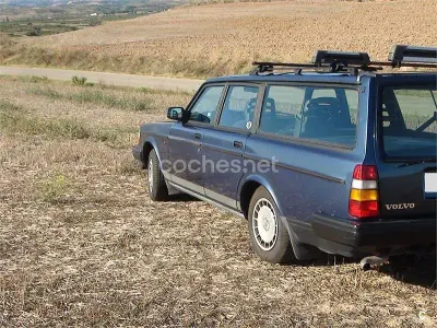 Usado Volvo 240 82 CV (60 kW) 1990 Azul Familiar