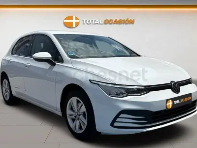 Usado VW Golf VIII 110 CV (80 kW) 2022 Blanco Berlina