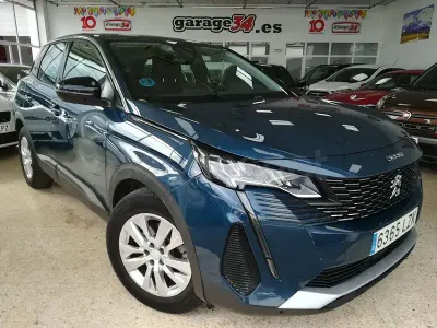 Usado Peugeot 3008 Active 130 CV (95 kW) 2022 Azul SUV