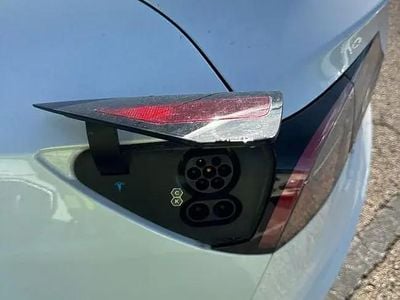 Käytetty Tesla Model 3 350 kW (476 HP) 2021 Valkoinen Sedan