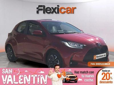 Usado Toyota Yaris Hybrid Active 116 CV (85 kW) 2023 Rojo Berlina