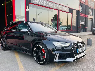 Usado Audi RS3 400 CV (294 kW) 2018 Negro Berlina