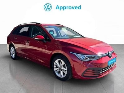 Usado VW Golf VIII Life 116 HP (85 kW) 2021 Vermelho Carrinha