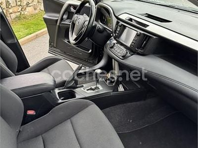 Usado Toyota RAV4 Hybrid Advance 197 CV (144 kW) 2018 Azul SUV