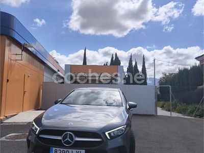 Usado Mercedes A180 136 CV (100 kW) 2022 Gris / plata Berlina