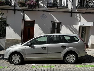 Usado Ford Focus Trend 100 CV (73 kW) 2006 Gris / plata Familiar