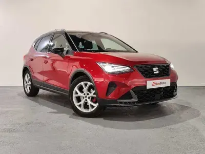 Usado Seat Arona FR 110 CV (80 kW) 2023 Rojo SUV