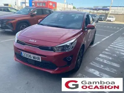 Usado Kia Rio 100 CV (73 kW) 2023 Azul Berlina