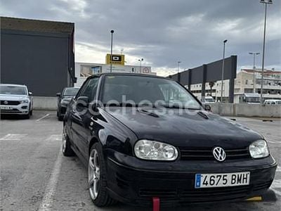 Usado VW Golf Cabriolet Highline 115 CV (84 kW) 2001 Negro Descapotable