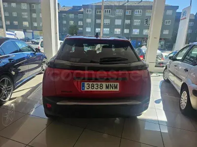 Usado Peugeot 2008 Allure 100 CV (73 kW) 2024 Rojo SUV