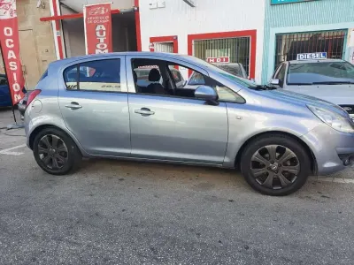 Usado Opel Corsa Enjoy 90 CV (66 kW) 2008 Gris / plata Utilitario