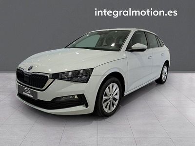 Usado Skoda Scala Ambition 110 CV (80 kW) 2023 Blanco Utilitario