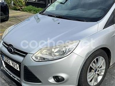 Usado Ford Focus Trend 115 CV (84 kW) 2013 Gris / plata Berlina