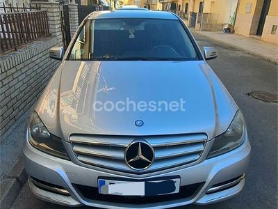 Gris / plata Usado 2012 Mercedes C200 Avantgarde Berlina | 5900 €