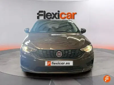Usado Fiat Tipo Easy 95 CV (69 kW) 2018 Gris Berlina