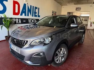 Usado Peugeot 3008 Active 120 CV (88 kW) 2018 Gris / plata SUV