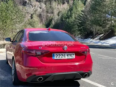 Usado Alfa Romeo Giulia Executive 180 CV (132 kW) 2018 Rojo Berlina