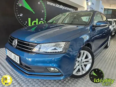 Usado VW Jetta Sportline 150 CV (110 kW) 2014 Azul Berlina