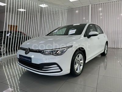 Blanco Usado 2023 VW Golf VIII Life Berlina | 24.990 € (Precio justo)