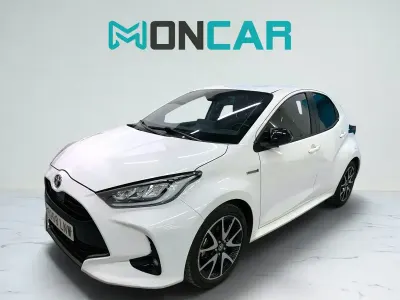 Usado Toyota Yaris Style 116 CV (85 kW) 2021 Blanco Utilitario