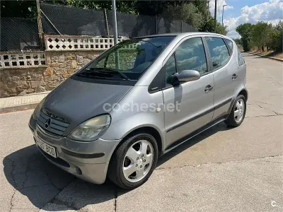 Usado Mercedes A160 Avantgarde 60 CV (44 kW) 2000 Gris / plata Utilitario