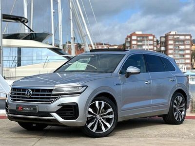 Usado VW Touareg R-line 286 CV (210 kW) 2020 Gris / plata SUV