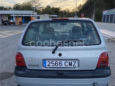 Gris / plata Usado 2003 Renault Twingo Privilege Utilitario | 650 €