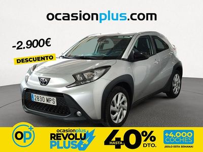 Usado Toyota Aygo X Play 72 CV (52 kW) 2024 Gris SUV