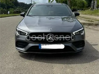 Usado Mercedes CLA200 Shooting Brake 150 CV (110 kW) 2021 Gris / plata Familiar