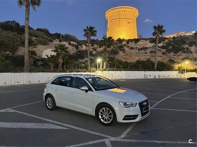Usado Audi A3 105 CV (77 kW) 2014 Blanco Berlina