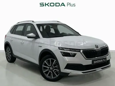 Usado Skoda Kamiq 110 CV (80 kW) 2022 Blanco SUV