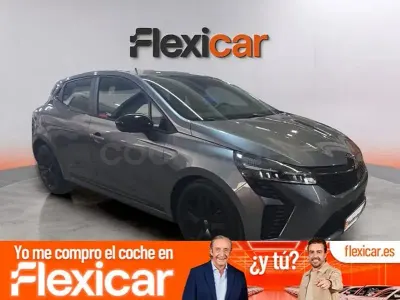 Usado Renault Clio V Techno 90 CV (66 kW) 2024 Gris / plata Berlina