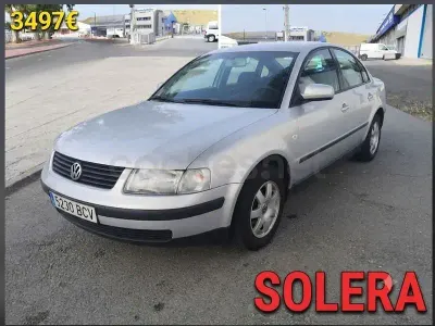 Usado VW Passat Trendline 125 CV (91 kW) 2000 Gris / plata Berlina