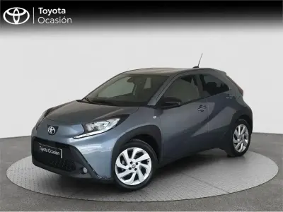 Usado Toyota Aygo X Play 72 CV (52 kW) 2024 Gris SUV