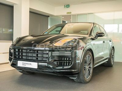 Negro Usado 2024 Porsche Cayenne Turbo E-Hybrid SUV | 179.990 €