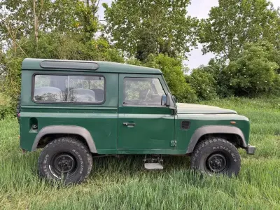 Usado Land Rover Defender S 122 CV (89 kW) 2004 Verde Familiar