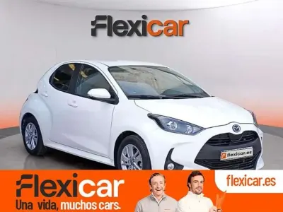 Begagnad Mazda 2 Exclusive-Line 90 HK (66 kW) 2023 Vit Halvkombi